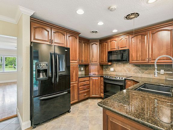 5th image of 3306 Eagle Blvd