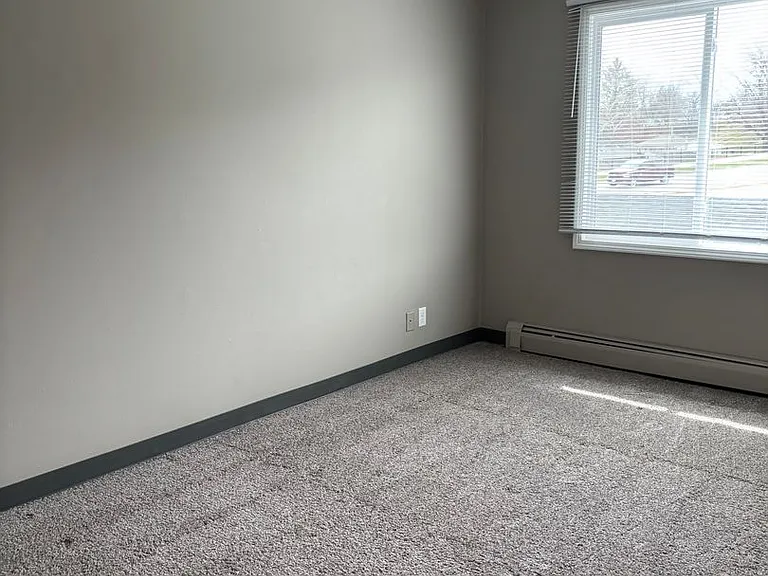 1705 Edgewood Dr NW — Photo 9