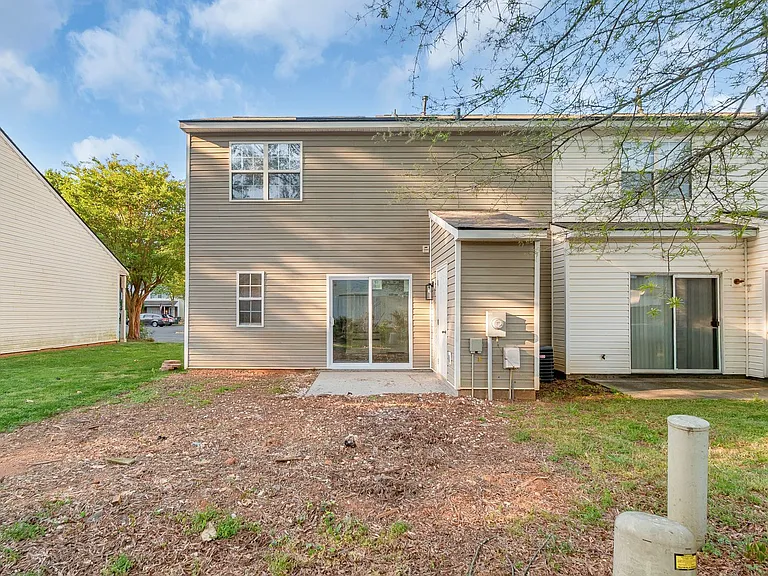 7819 Petrea Ln — Photo 31