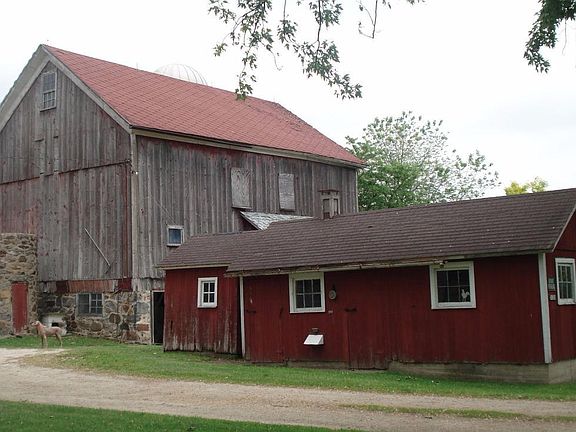 4th image of 21100 Washington Ave