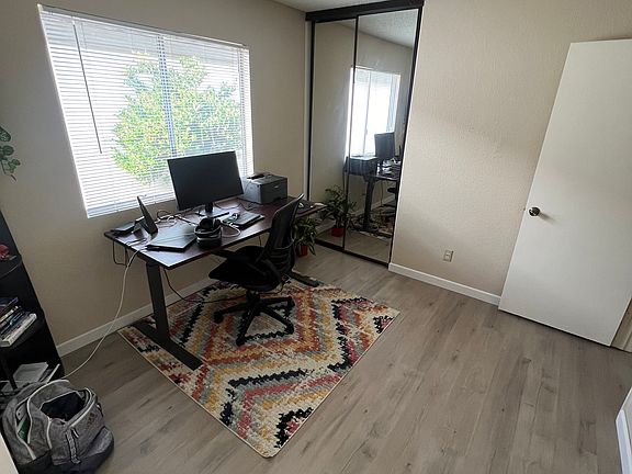 4th image of 4759 Gardenia St