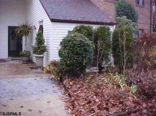 11 Country Oak Ln #11, Egg Harbor Township, NJ 08234