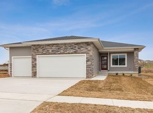 1332 Tuscany Dr SE, Altoona, IA 50009
