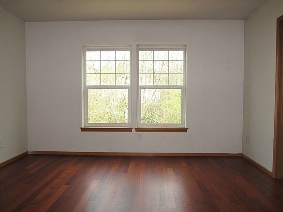2nd image of 10587 NE Kingston Meadows Cir