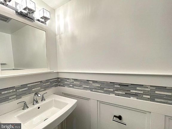 4th image of 12745 Lighthouse Ln