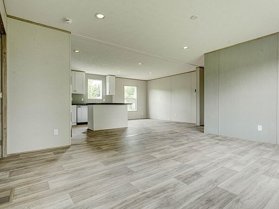5th image of 257 Sawmill Rd