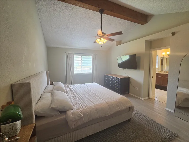 1604 Kimmerling Ln — Photo 9