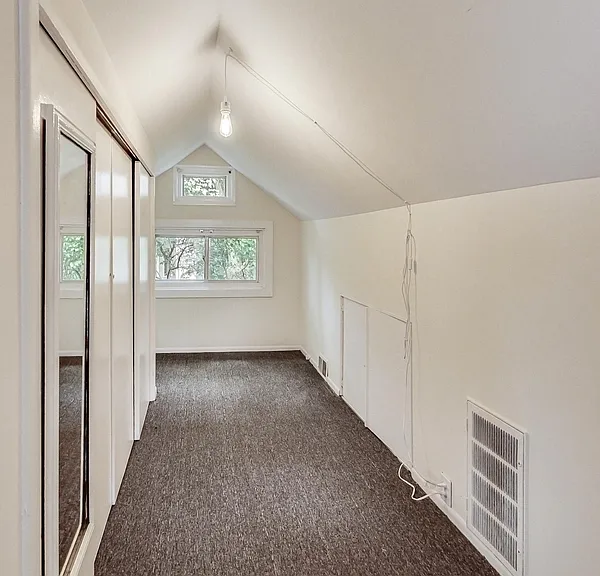 1521 W Nelson St #1 — Photo 16