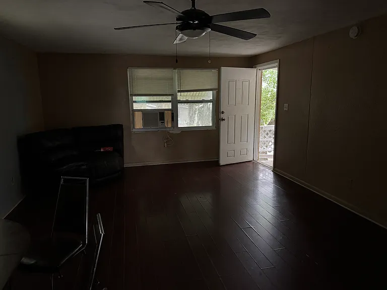 349 N Caroline St #B — Photo 7