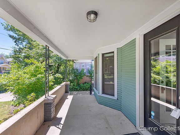 3rd image of 523 Norwood Ave SE
