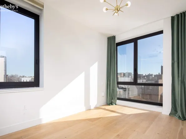 550 Metropolitan Avenue image 5 of 10