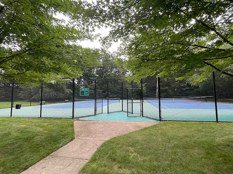 26 Normandy Dr — Photo 42
