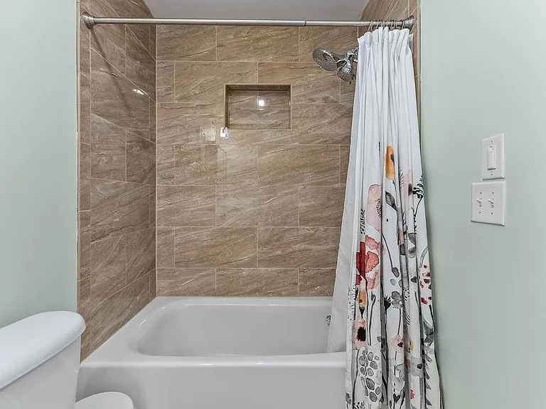 10 Irma St #3 — Photo 11