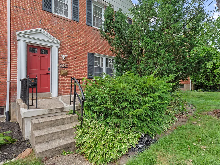 8126 Kirkwall Ct — Photo 1