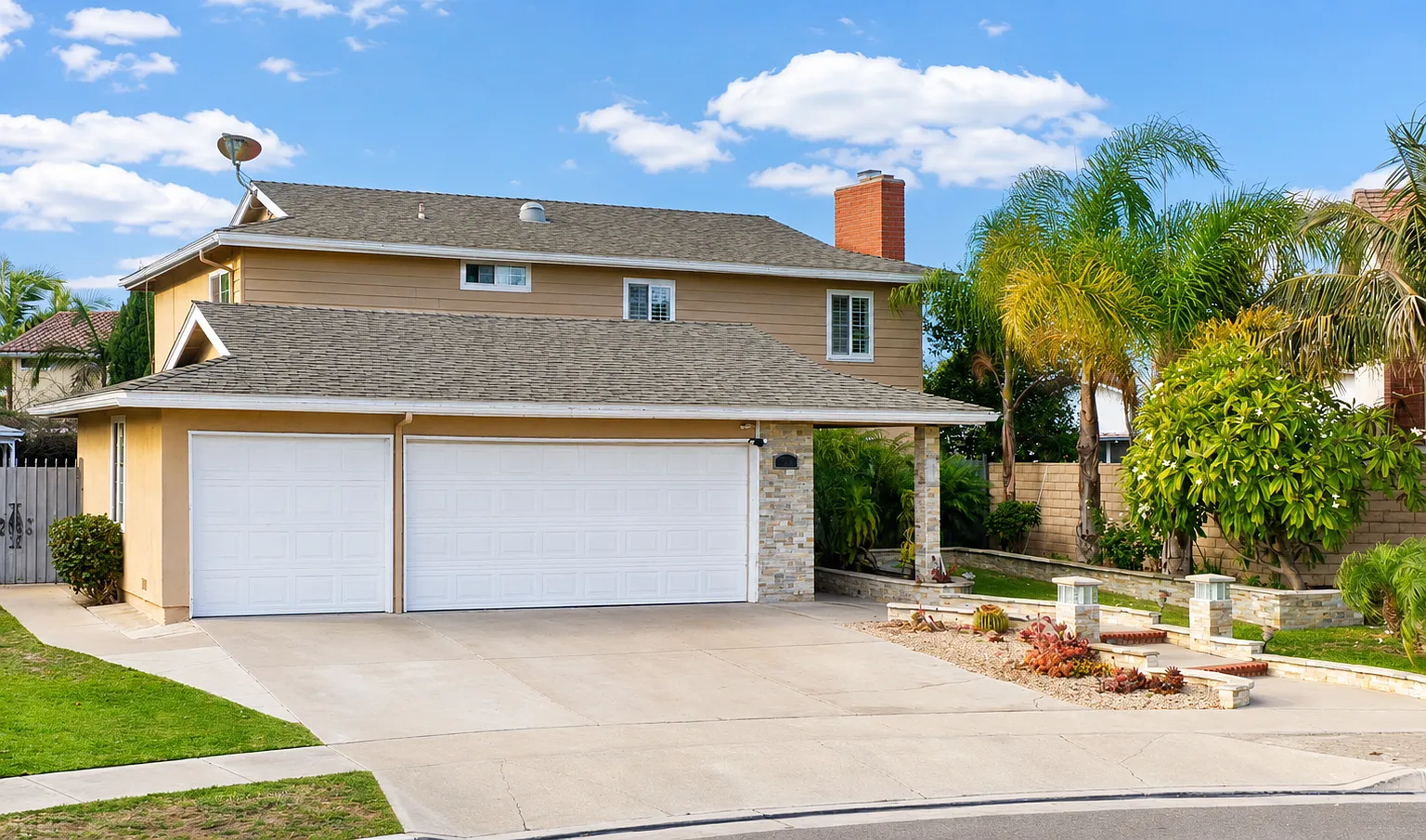 4 bed, 2189 sqft, $5,900 — Photo 1