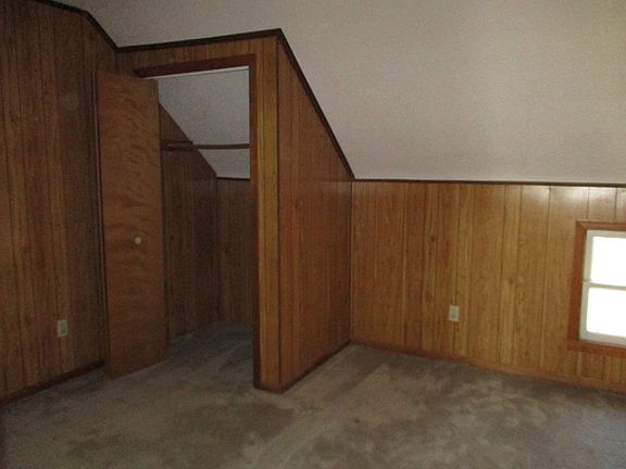 4th image of 245 Tonti St