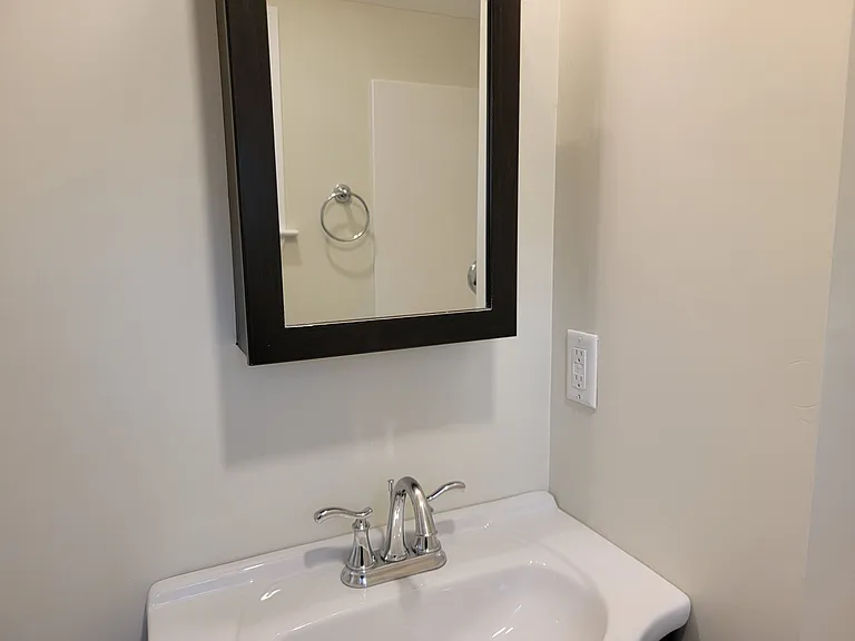 182 Sea St #5 — Photo 4