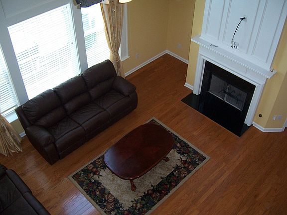 FAMILY ROOM 2ND FLOOR VIEW