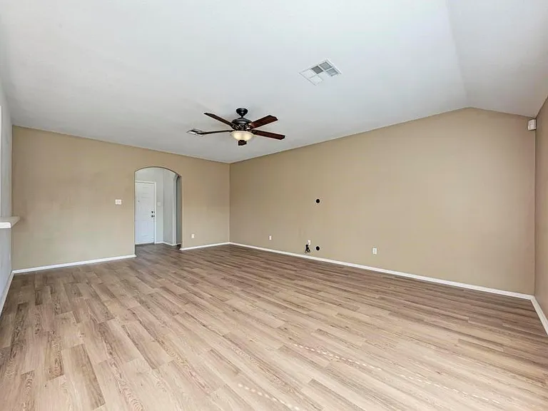 1203 Tricia Cv — Photo 8
