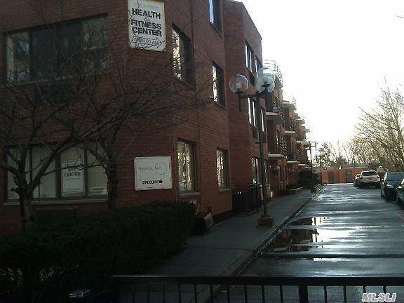 2nd image of 11940 Metropolitan Ave APT B3