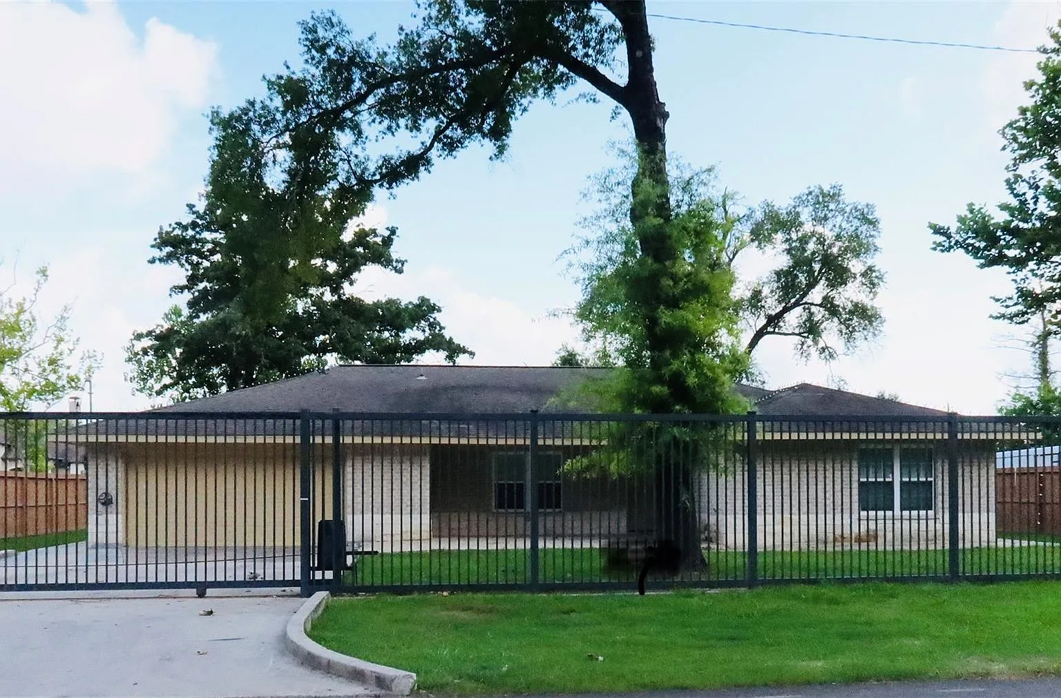 4 bed, 2.0 bath, 1544 sqft, $2,750 — Photo 2