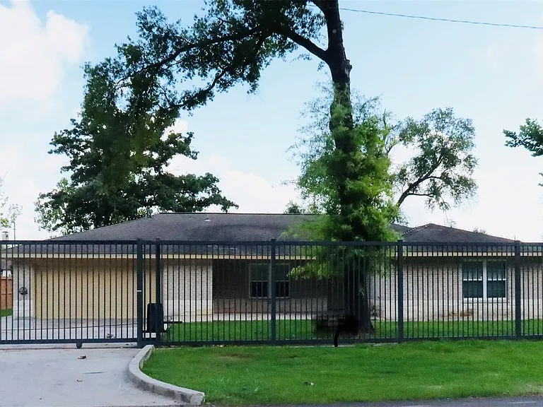 13121 Unison Rd — Photo 2