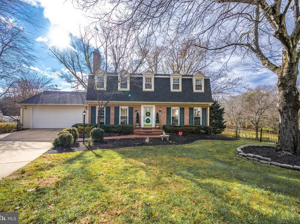 2519 Fernwood Dr, Vienna, VA 22181