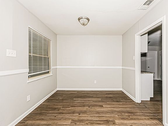 4th image of 2207 Dennis St