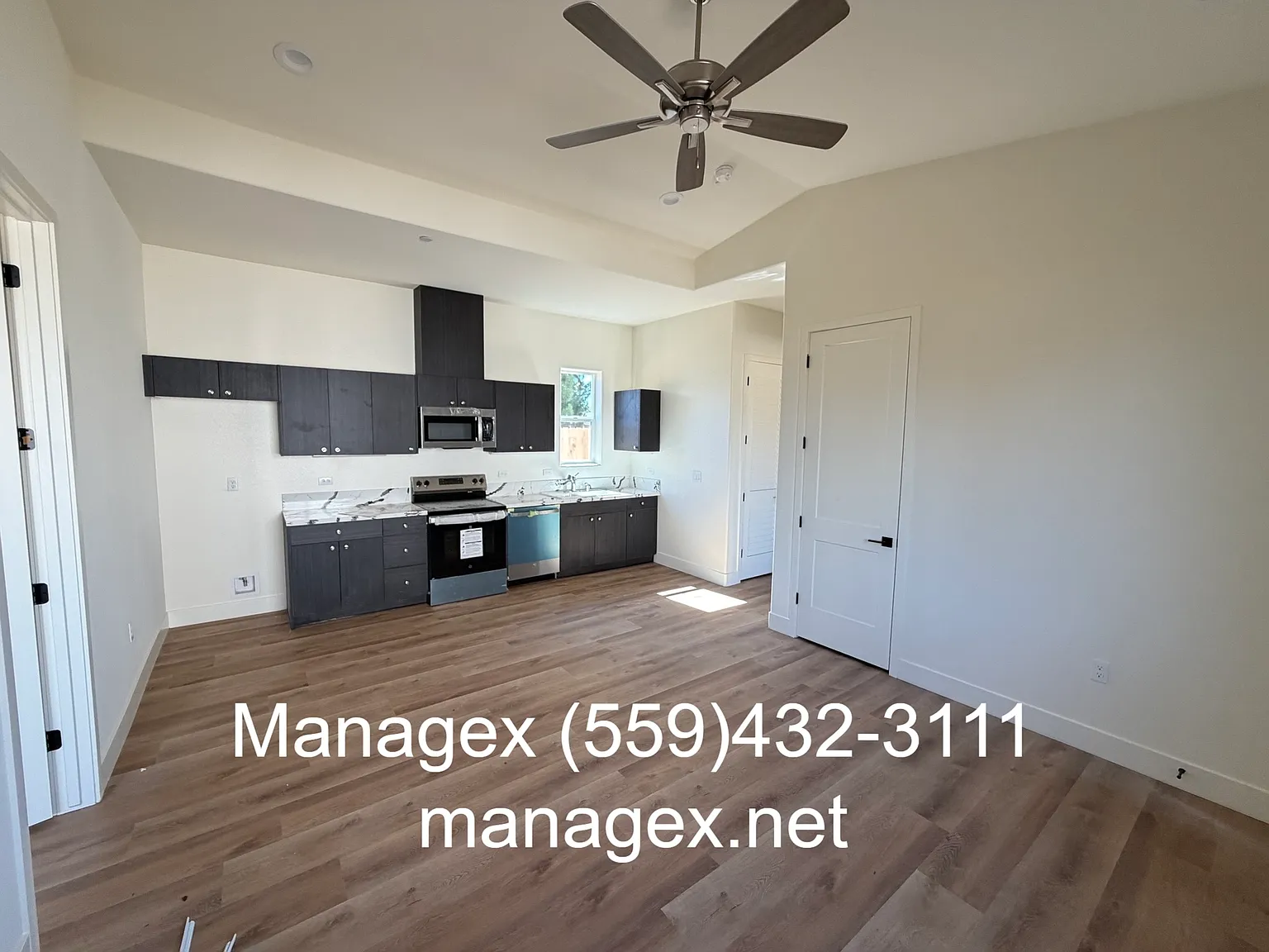 2 bed, 812 sqft, $1,795 — Photo 3