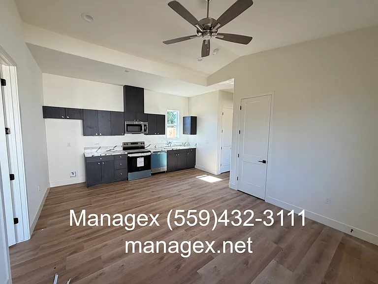 124 Sunnyside Ave #B — Photo 3