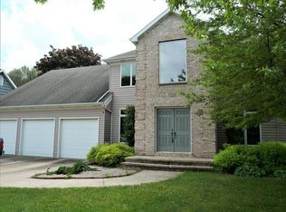 1061 Park Ridge Ave, Oshkosh, WI 54901