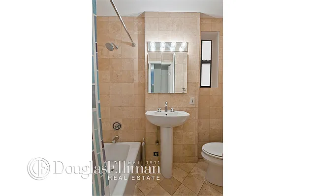 Sold by Douglas Elliman | media 22