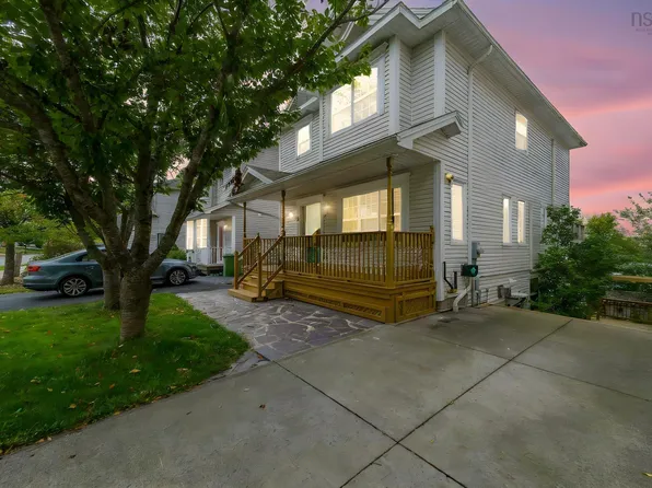 83 Red Fern Ter, Halifax, NS B3S 1K9
