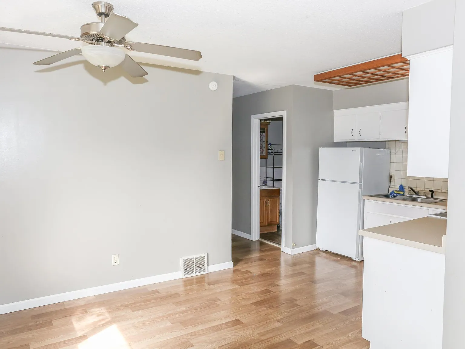 2 bed, 1000 sqft, $1,595 — Photo 1