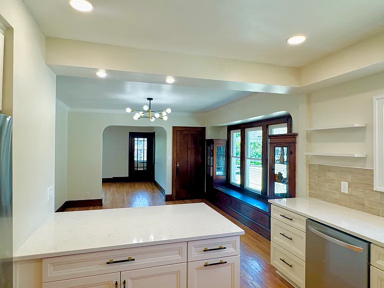 2121 Eldred Ave #UP — Photo 6