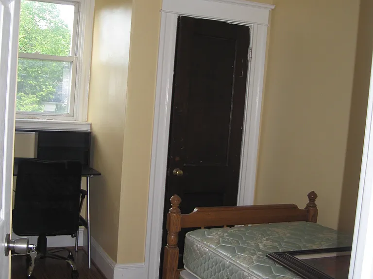 325 E University Pkwy #F3 — Photo 6