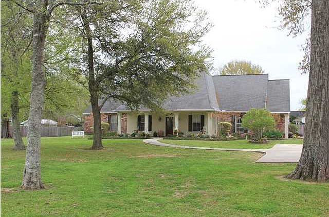 1st image of 120 Bridgeway Dr