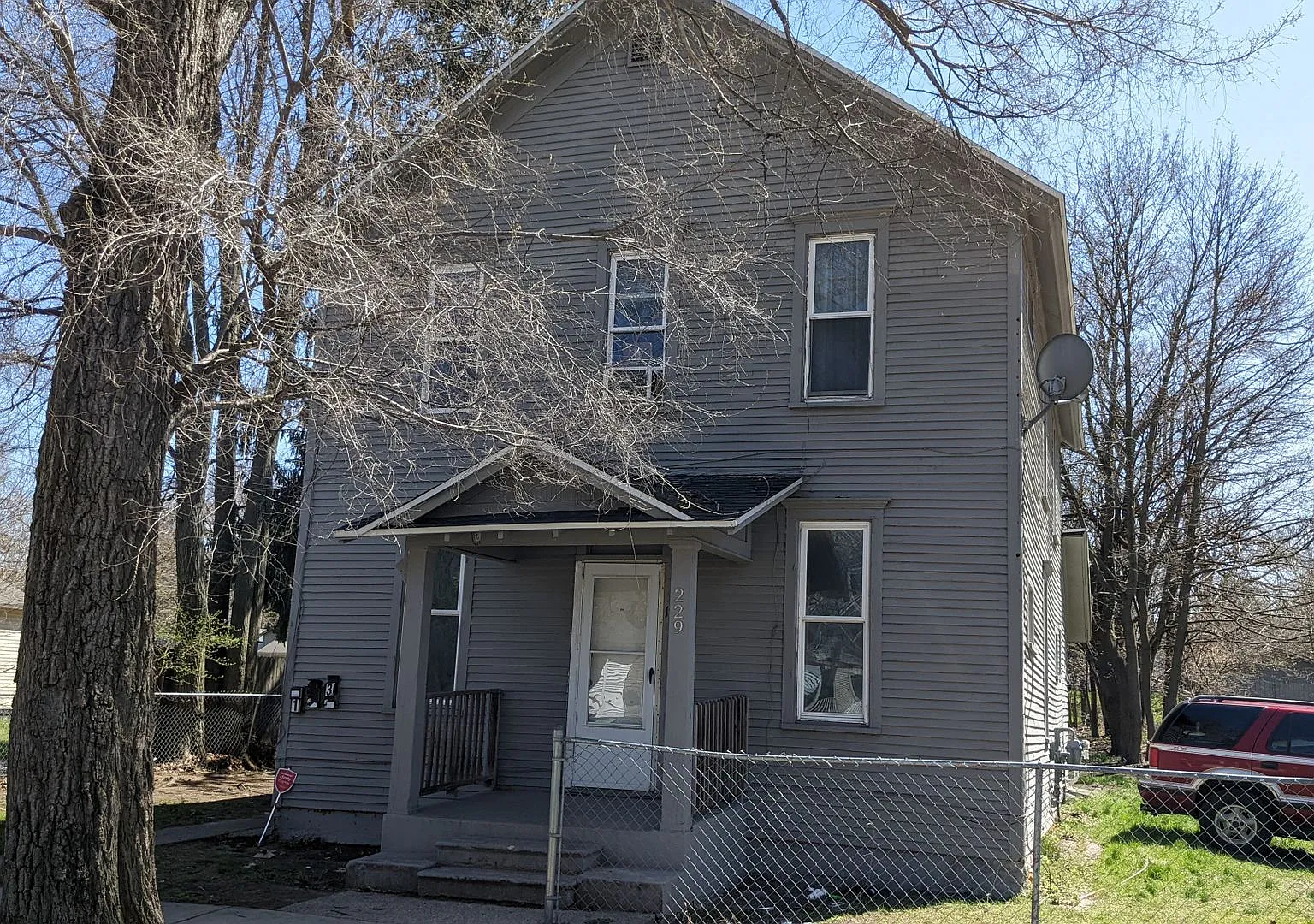 229 Washington Ave — Photo 1