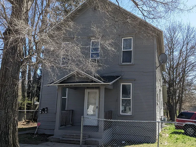 229 Washington Ave — Photo 1