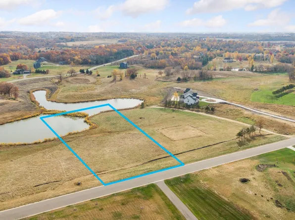 7717 Longview Ln, Prior Lake, MN 55372