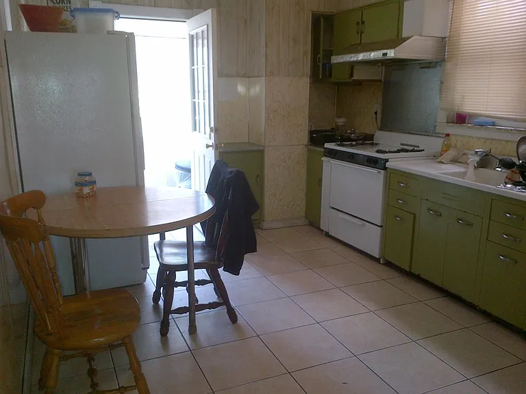 32 S Spray Ave — Photo 4