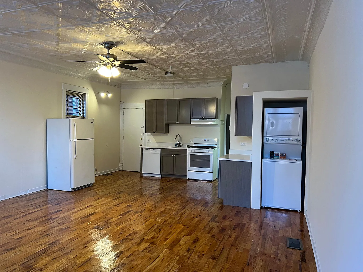 Studio, $1,800 — Photo 3