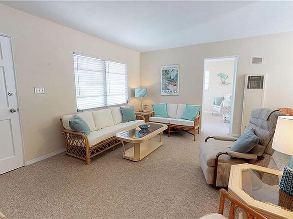 3rd image of 410 Polk Dr