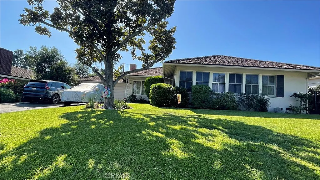 4 bed, 2546 sqft, $6,900 — Photo 1