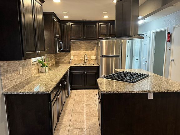 3rd image of 1119 Valley Vista Dr