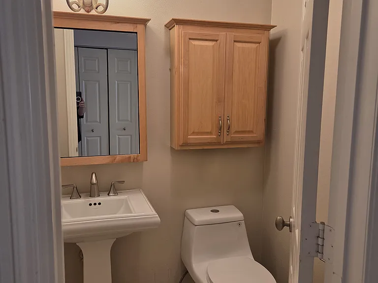 1/2 bathroom