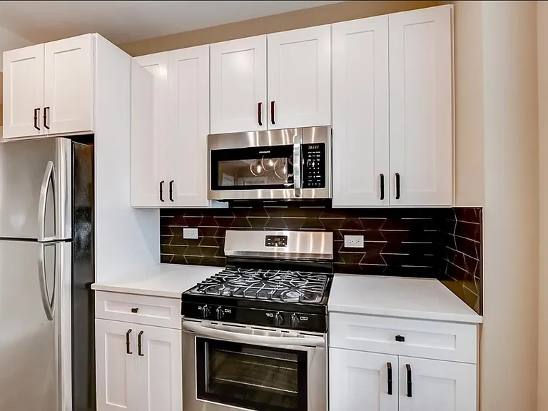 3001 N Sawyer Ave #1E — Photo 3