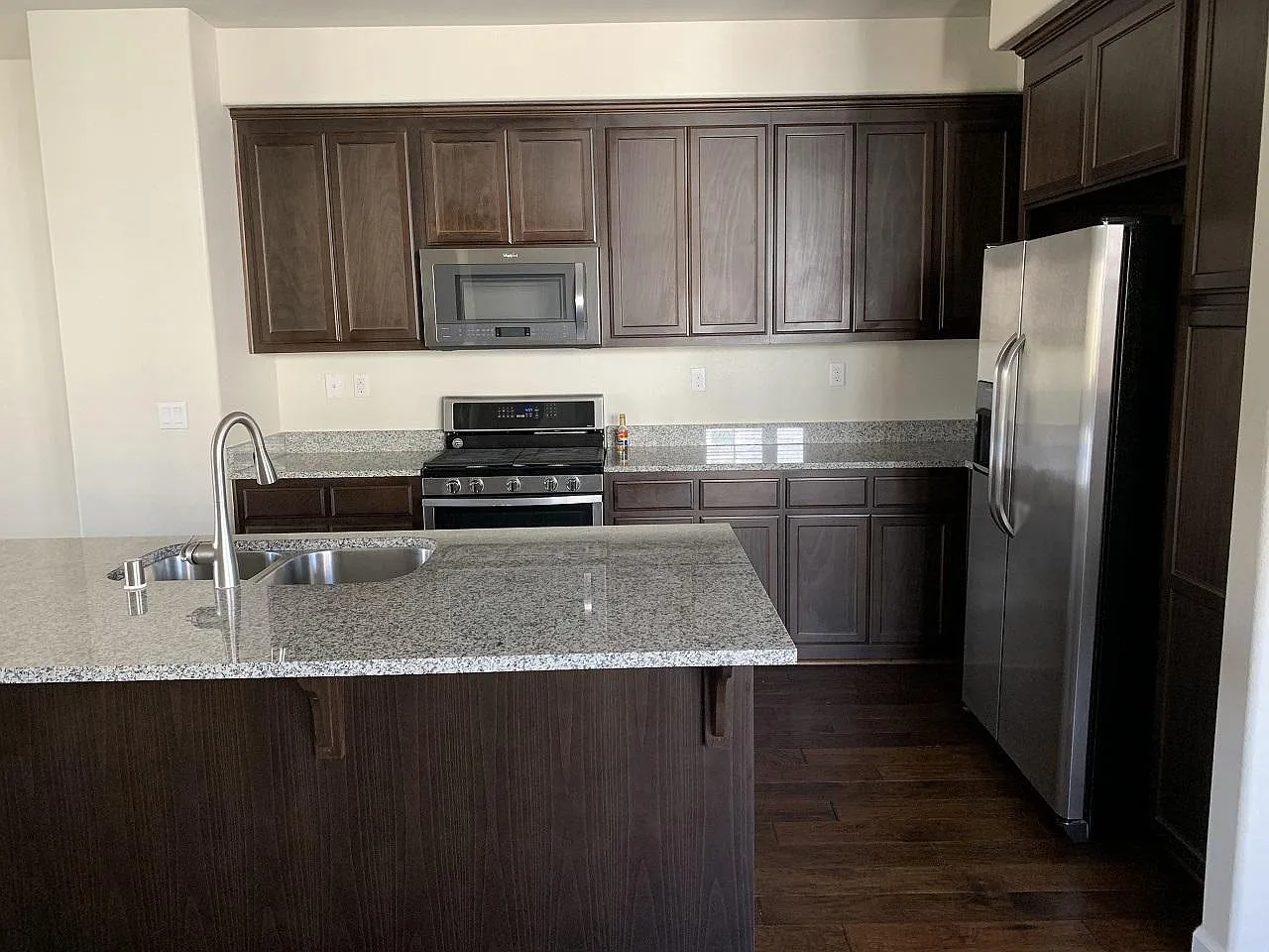 501 Jetty Dr — Photo 4