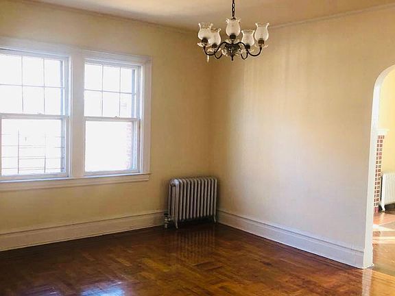5th image of 127 Vernon Ave #2