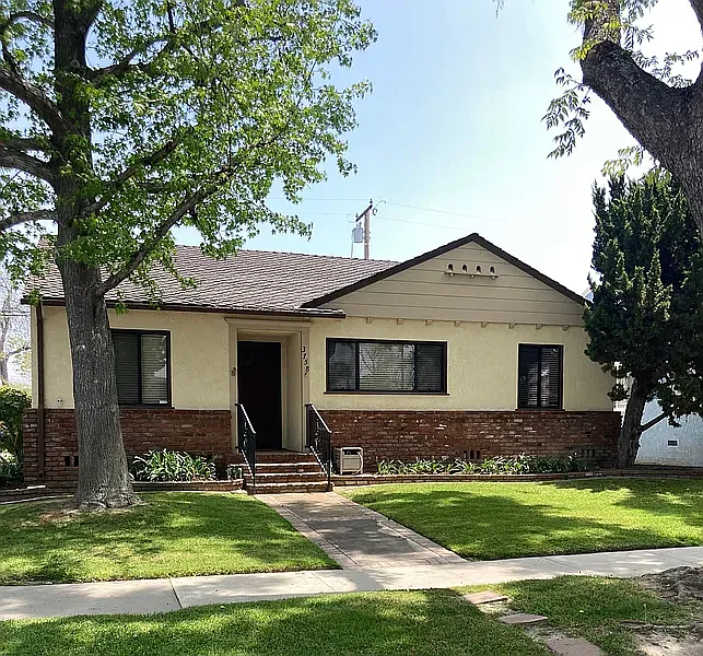 3758 Ostrom Ave